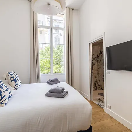 Apartment C1 Hoche 3 Bdr Ac 5mins Walk Palais Festival & *