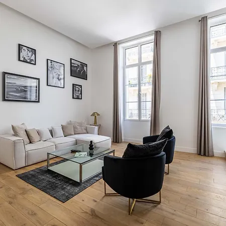 Apartment C1 Hoche 3 Bdr Ac 5mins Walk Palais Festival & *